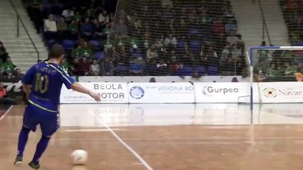 Ricardinho faz mais uma grande finta